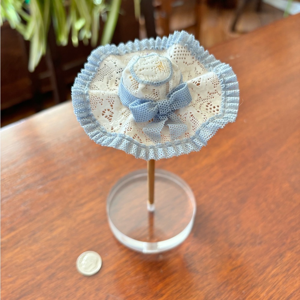 Lladro Ceramic Lace Hat and Stand
